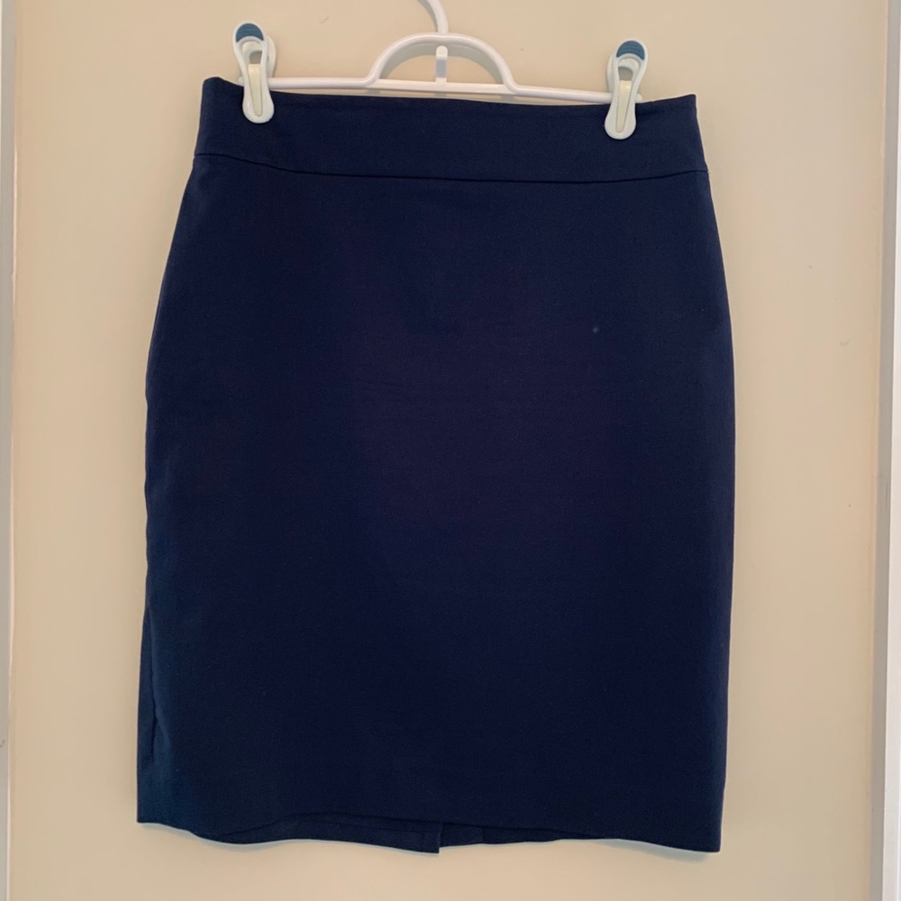 5/$20 Ann Taylor navy suit skirt altered to 6P
